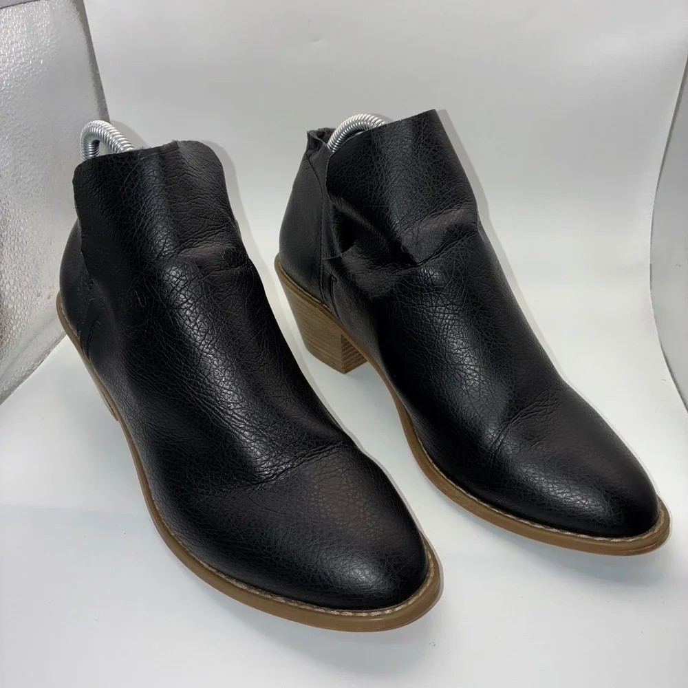 Universal Thread‎ Womens Black Cutout Ankle Boots Pointed Toe Block Heel Size 10